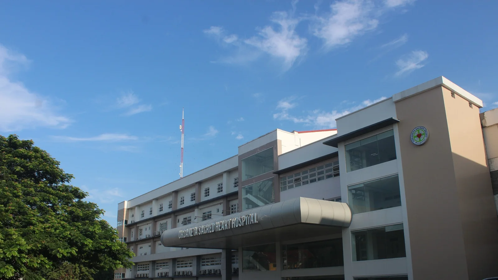 Urdaneta Sacred Heart Hospital building on MacArthur Highway