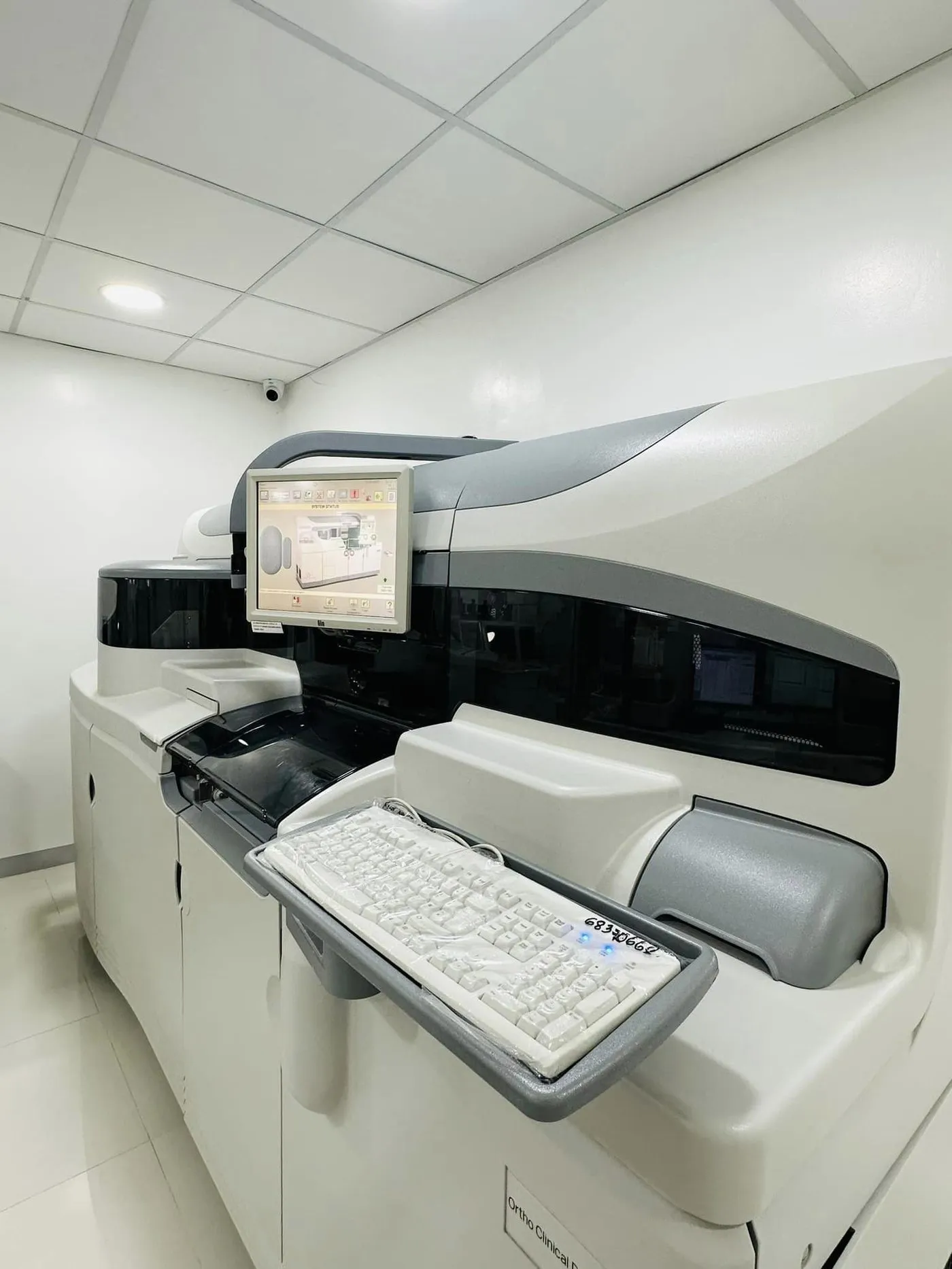 Laboratory at Urdaneta Sacred Heart Hospital, view 4