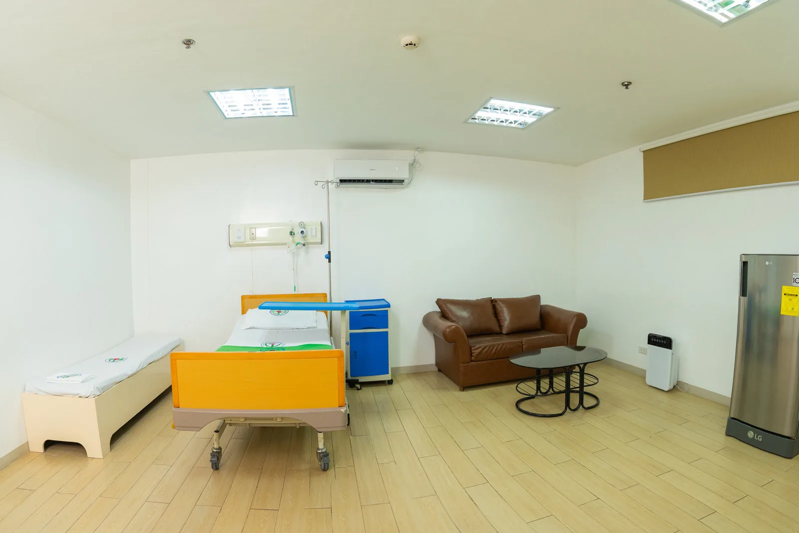 Suite Room at Urdaneta Sacred Heart Hospital, view 2